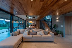 آجر در ساختمان ویلا مدرن