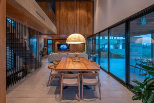 آجر در ساختمان ویلا مدرن