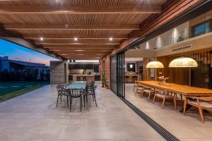 آجر در ساختمان ویلا مدرن