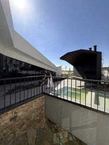 معماری ویلا صخره ای