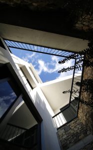 معماری ویلا صخره ای