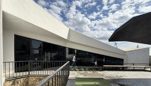 معماری ویلا صخره ای