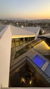 معماری ویلا صخره ای