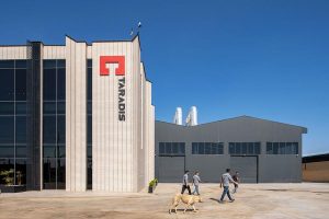 معماری ساختمان اداری کارخانه تارادیس