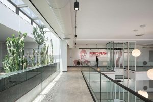 معماری ساختمان اداری کارخانه تارادیس