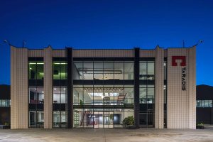 معماری ساختمان اداری کارخانه تارادیس