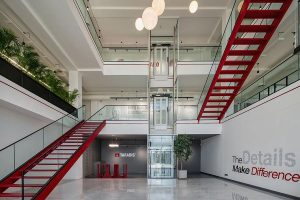 معماری ساختمان اداری کارخانه تارادیس