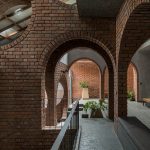 بتن و آجر در ساختمان مسکونی