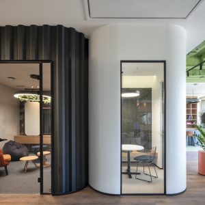 طراحی دفترکار مرکزی