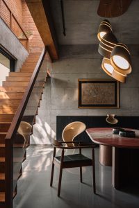 بافت بتن و آجر در نما ویلا