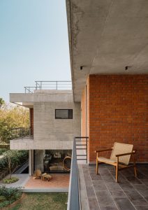 بافت بتن و آجر در نما ویلا