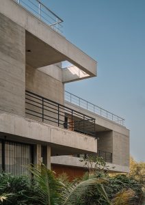 بافت بتن و آجر در نما ویلا