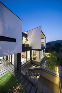 معماری ویلا حیاط مابین