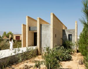 معماری ویلا بی نشاط