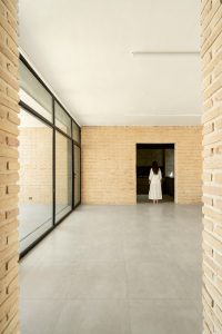 معماری ویلا بی نشاط