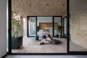 معماری ساختمان مسکونی بهار