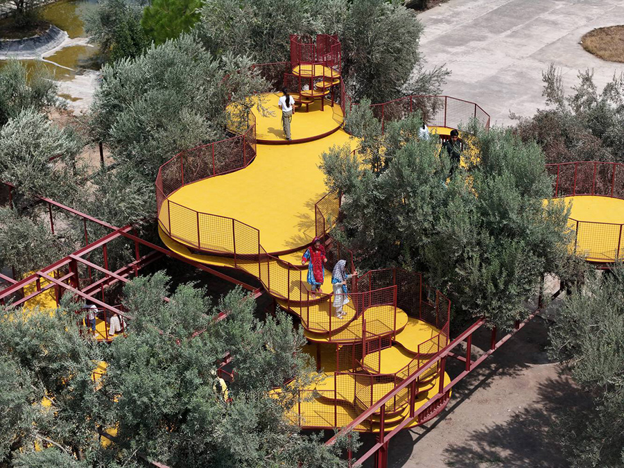 طراحی زمین بازی چشم چران