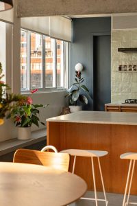 بتن اکسپوز و چوب در دکوراسیون منزل