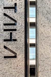 معماری ساختمان مسکونی طاها