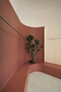 طراحی فروشگاه لباس زنانه